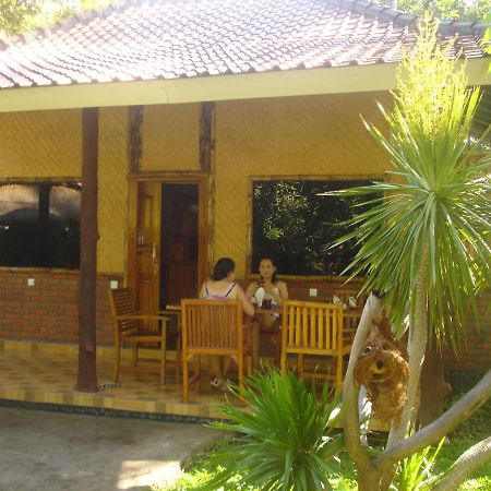 Dormitory Sedap Malam Singaraja Exterior foto