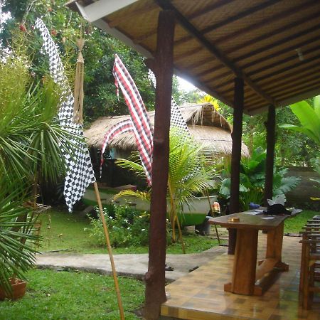 Dormitory Sedap Malam Singaraja Exterior foto