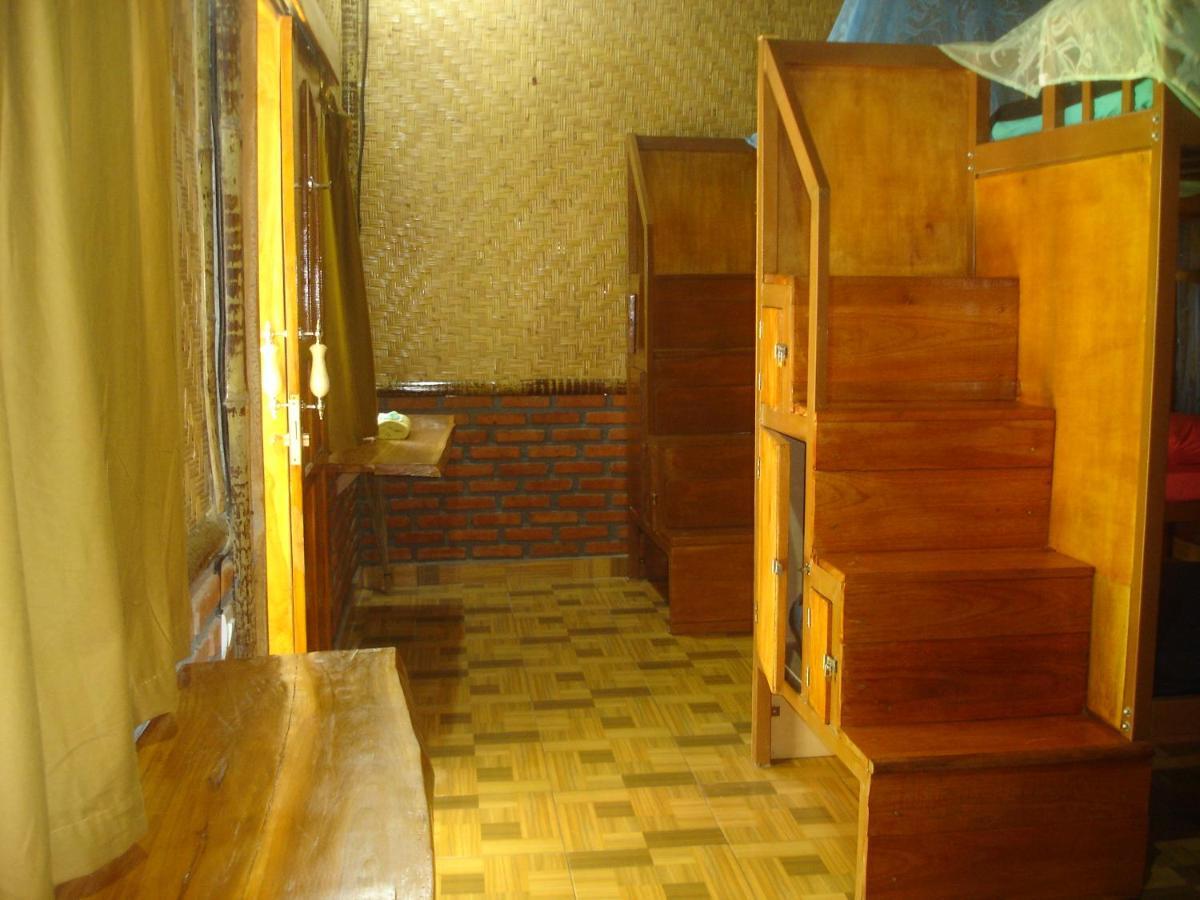 Dormitory Sedap Malam Singaraja Exterior foto